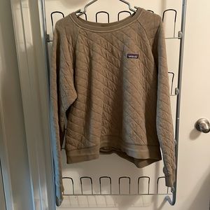 Patagonia quilted sweatshirt
